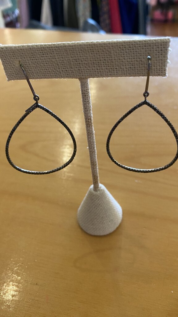 Emberald Teardrop Earrings