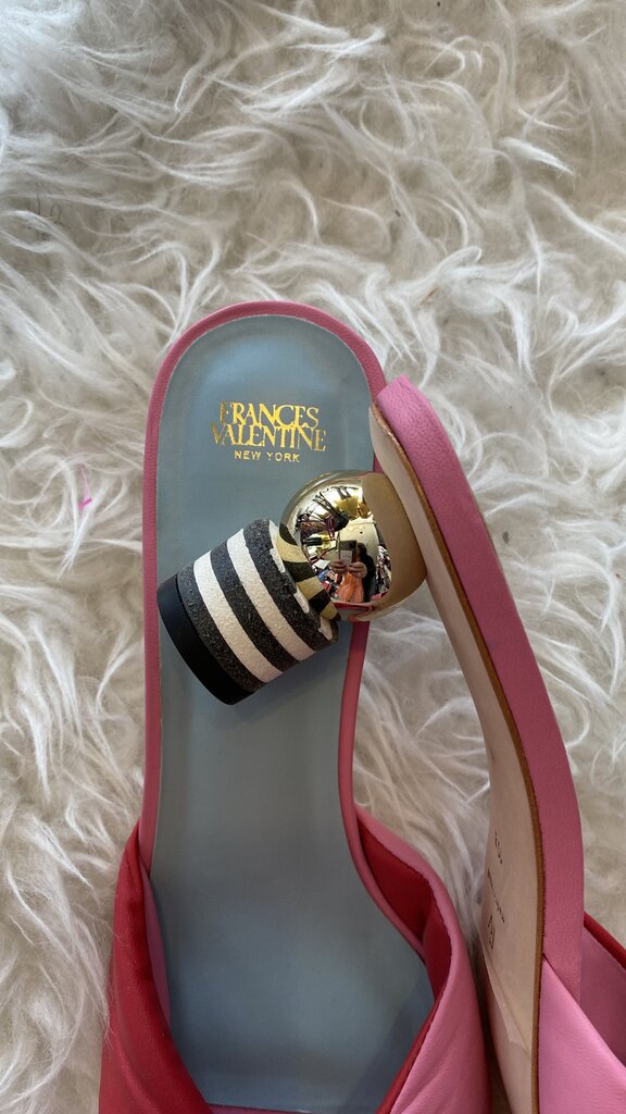 Twisted Kickball Heel Slides