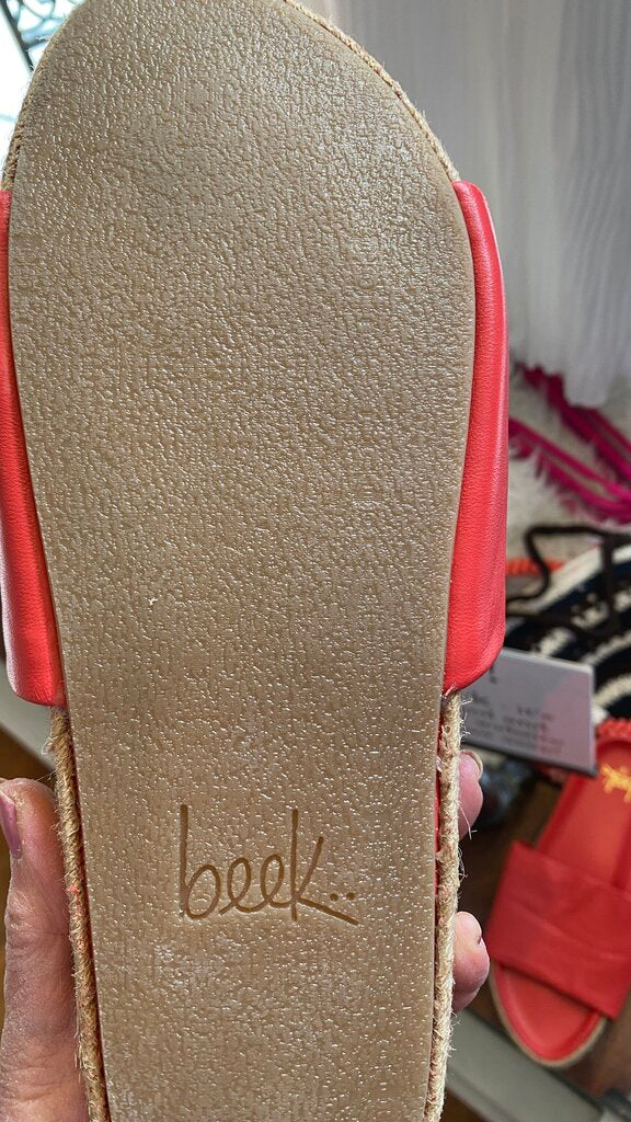 Molded Footbed Slides