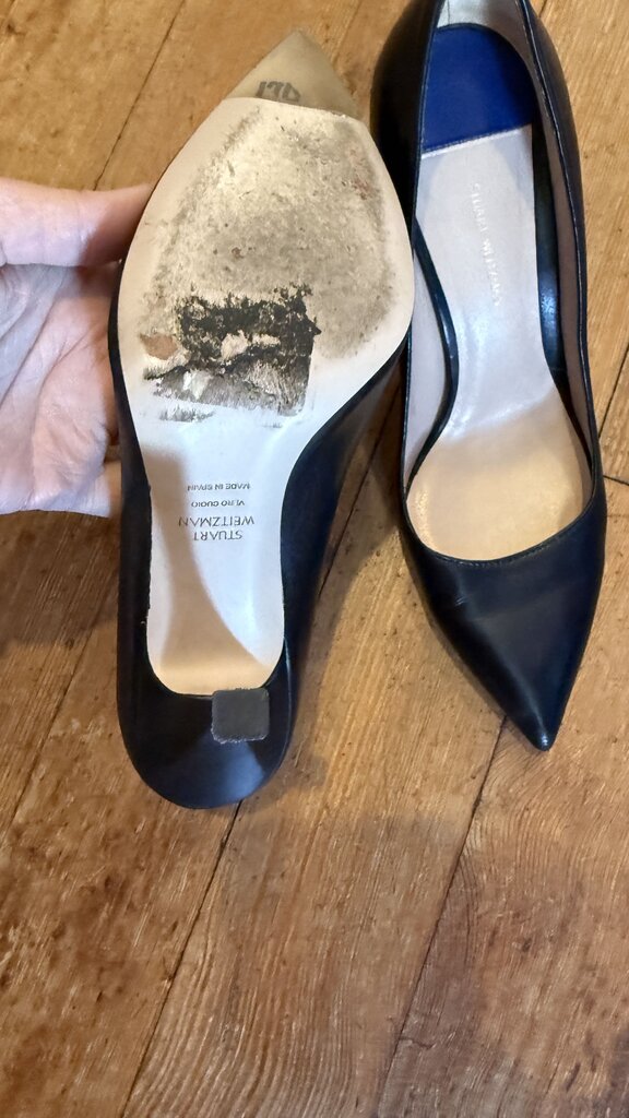 Pointed Leather Pumps