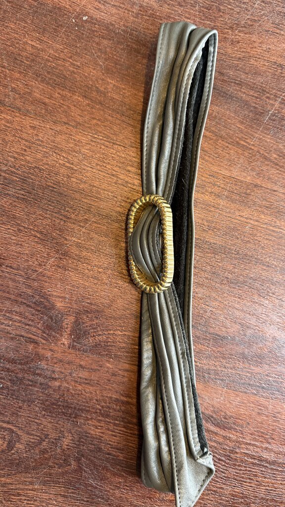 Vintage Gold Oval Buckle Leather Belt