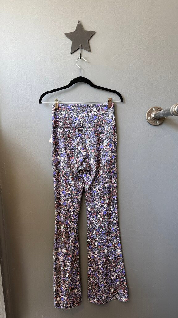 Super High Rise Flower Mini Flare Leggings