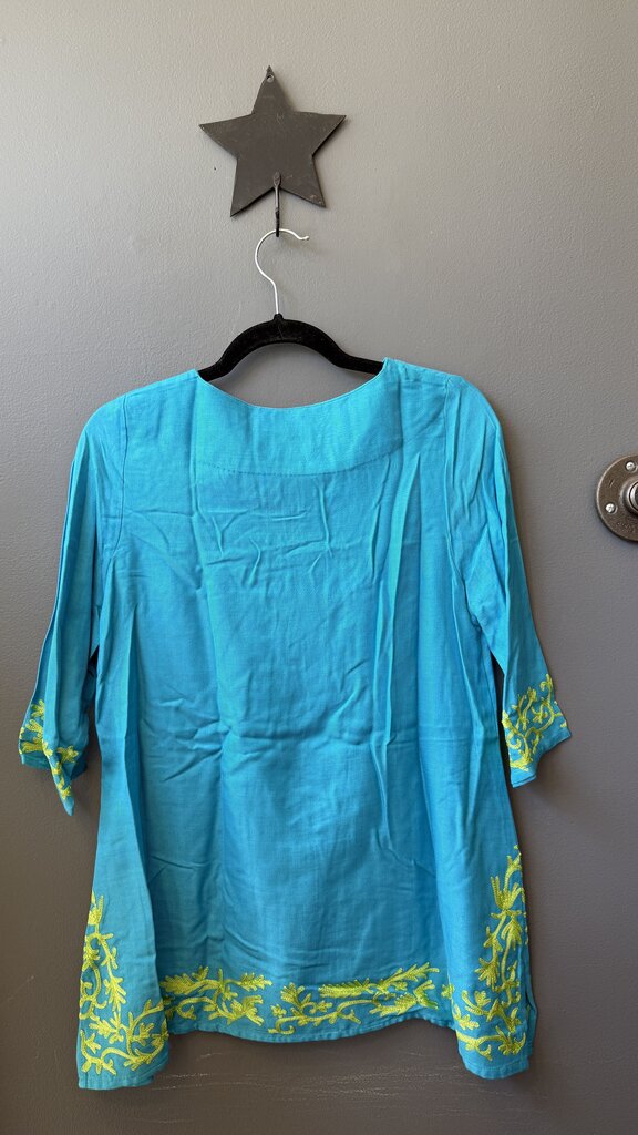 Embroidered 3/4 Sleeve Tunic Top