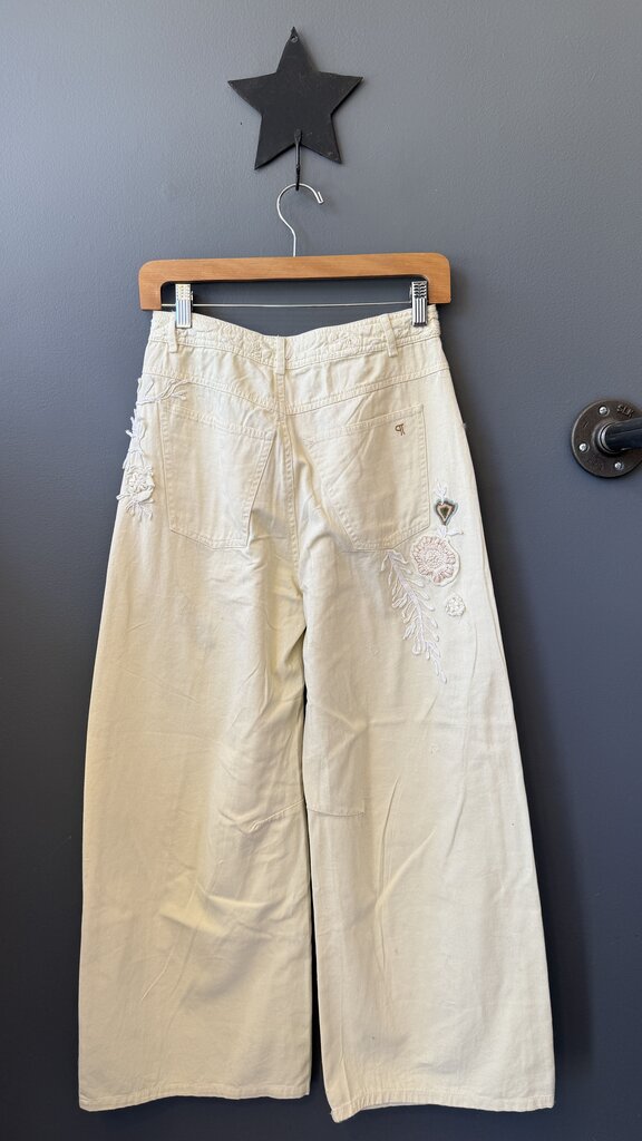 Embroidered Applique Barrel Jeans