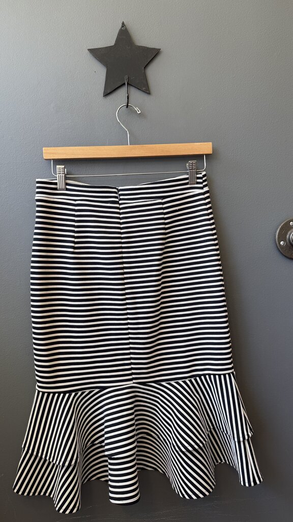 Ruffle Hem Stretch Pencil Skirt