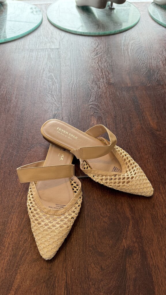 Raffia Pointed Flat Mules