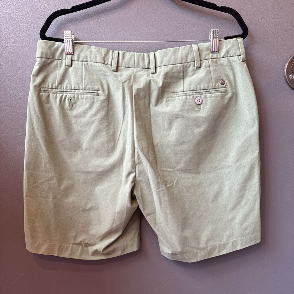 Stretch Green Shorts