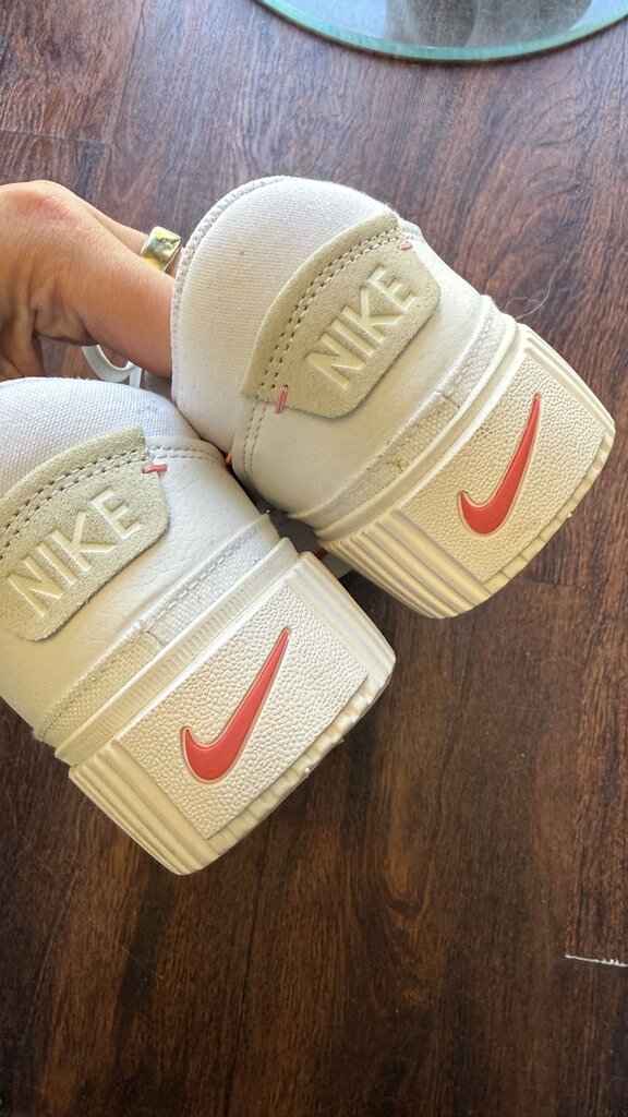 Court Legacy Lift Sneakers