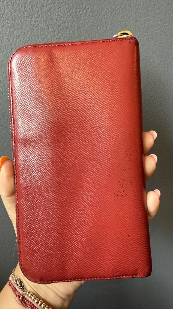 Vintage Saffiano Zippy Wallet