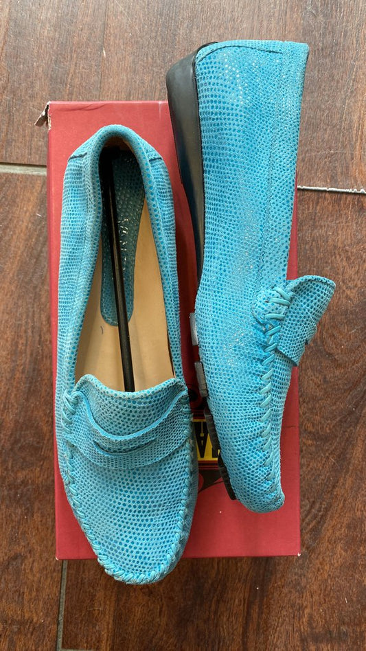Speckle Turquoise Loafer