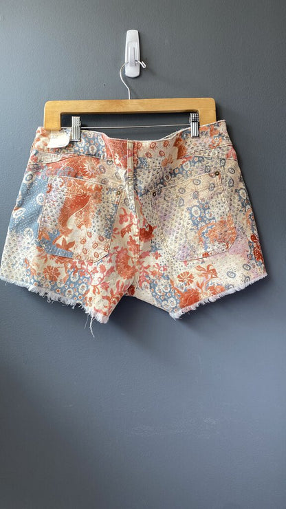 Printed Wandered Cut Off Shorts