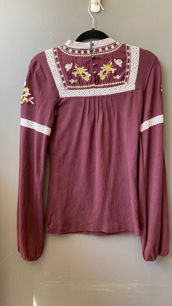 Embroidered Neckline Knit Top