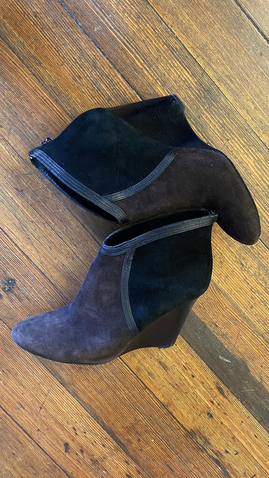 Suede Wedge Booties (39.5)