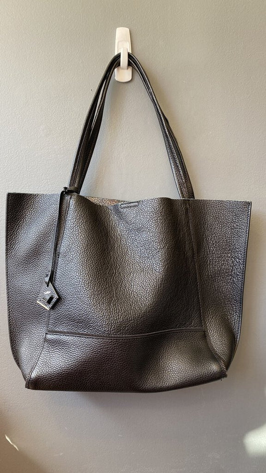 Leather Zipper Details Tote