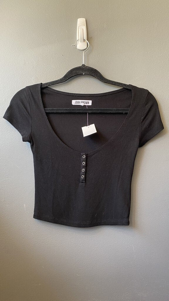 Ribbed Henley Crop Tee