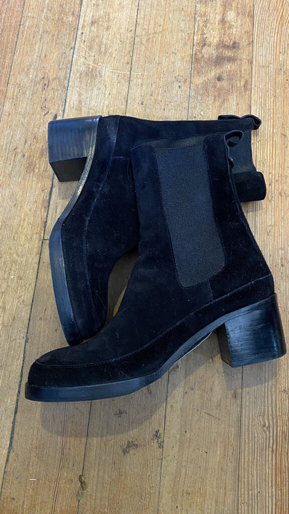 Suede Block Heeled Booties (40)