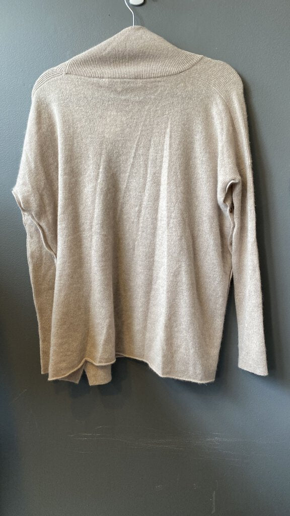 Button Side Cashmere Funnelneck Sweter