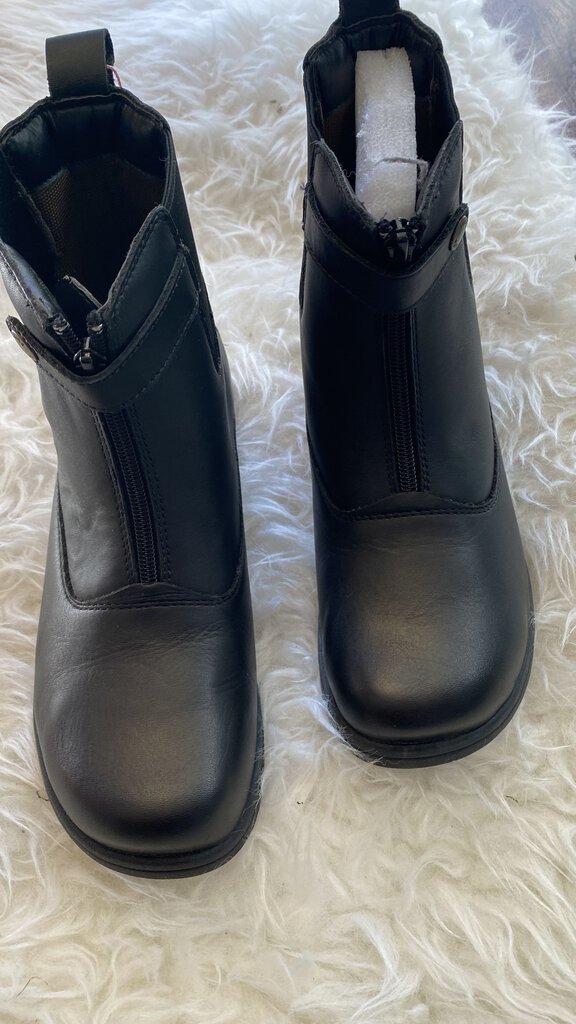 Leather Chelsea Boots (40)