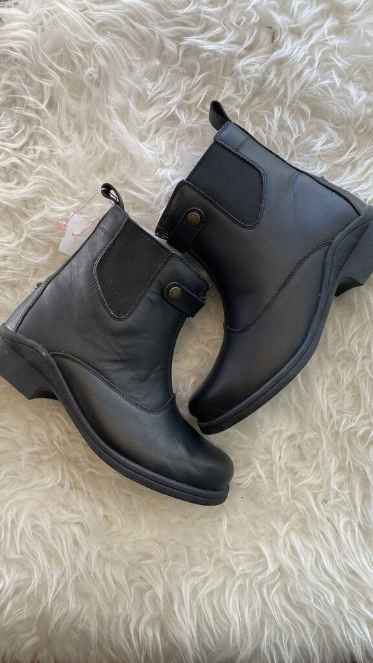 Leather Chelsea Boots (40)