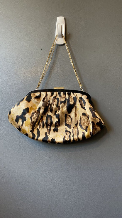 Leopard Hinge Clutch w/ Chain