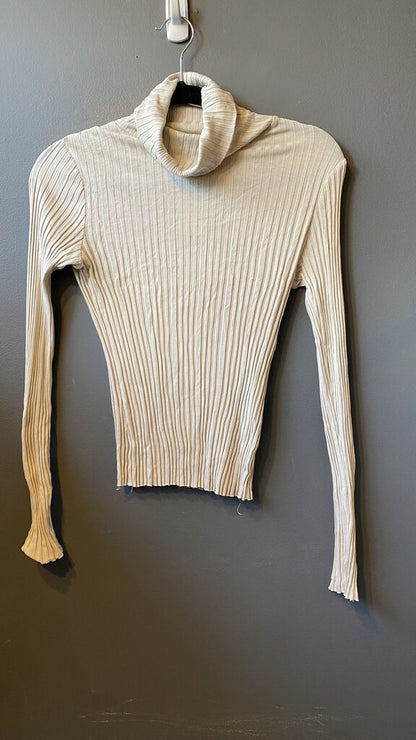 Ribbed Tissue Turtleneck