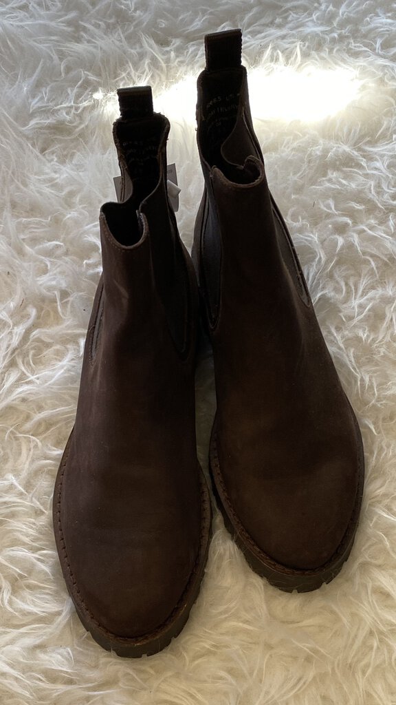 Everyday Chelsea Boots