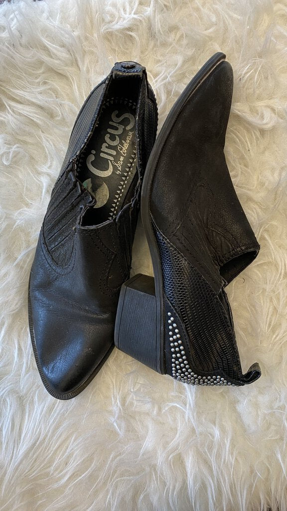 Stud Heel Low Bootie Shoes