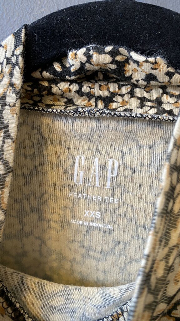 Puff Sleeve Mockneck Tee