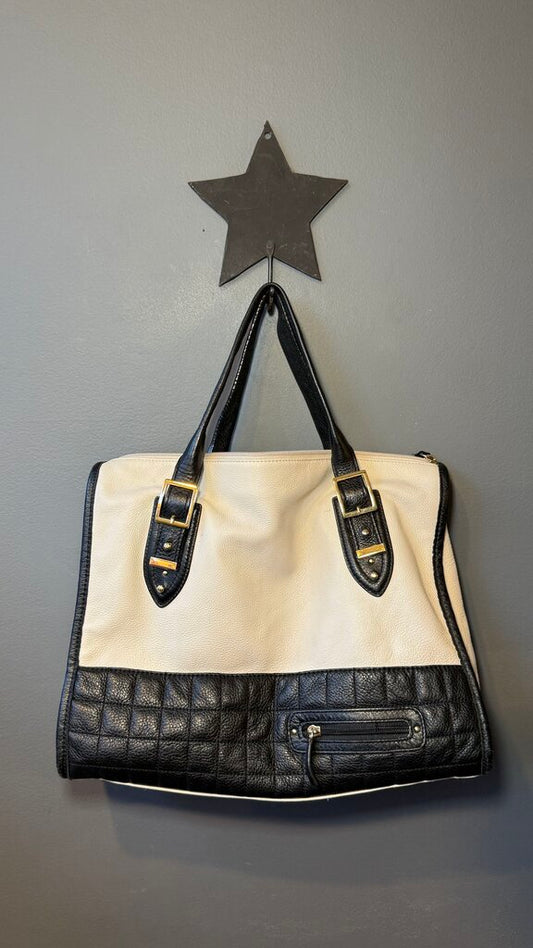 Quilted Detail Zipper Tote