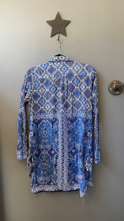 Print Tissue Tunic Blouse