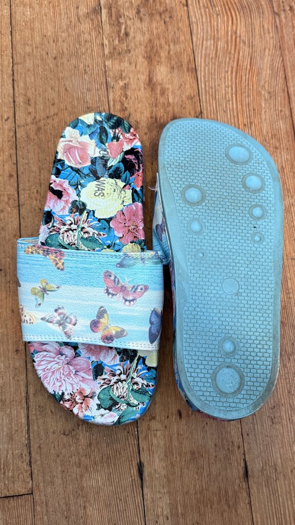 Butterfly Pool Slides