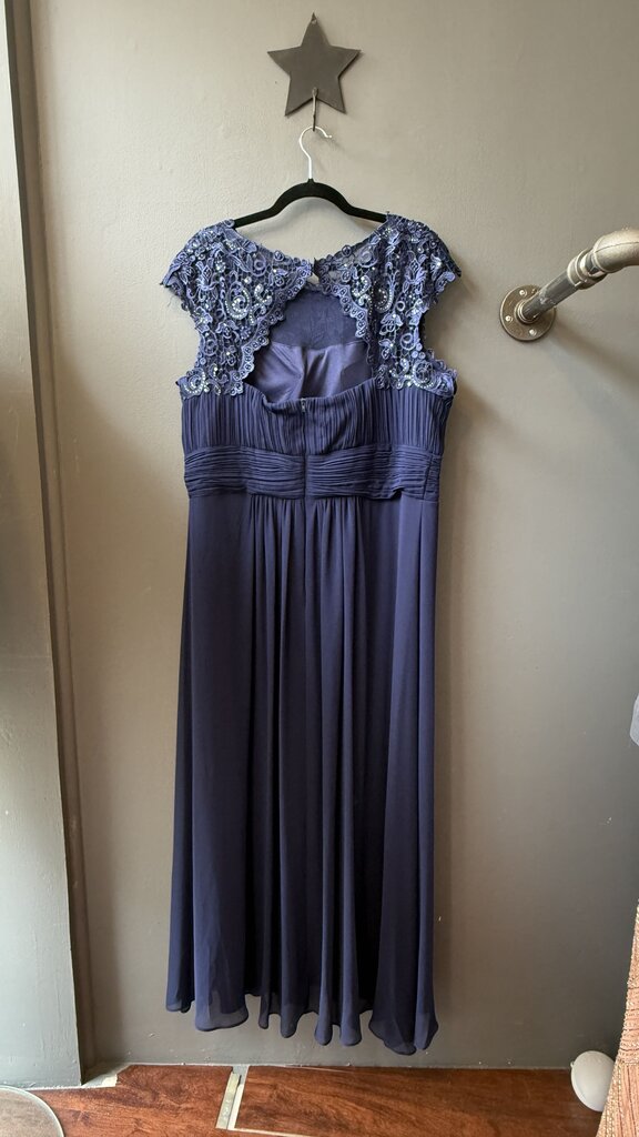 Lace Neckline Chiffon Gown