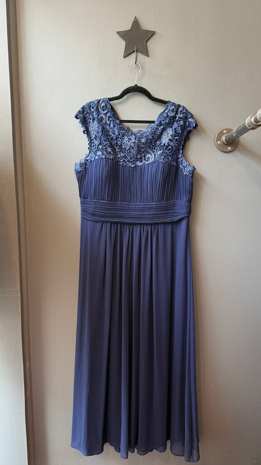 Lace Neckline Chiffon Gown