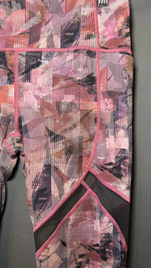 On Pace Printed Crop Leggings 21"