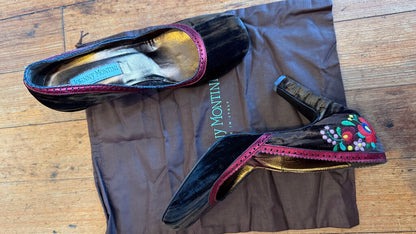 Velvet Embroidered Pumps