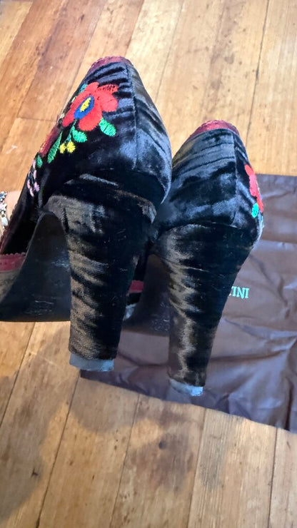 Velvet Embroidered Pumps