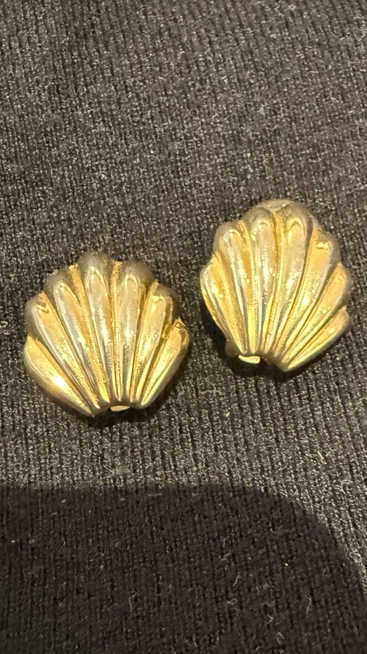 Scallop Shell Clip On Earrings