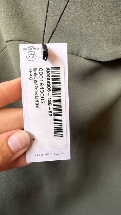 Buckle Detail Pleated Skirt