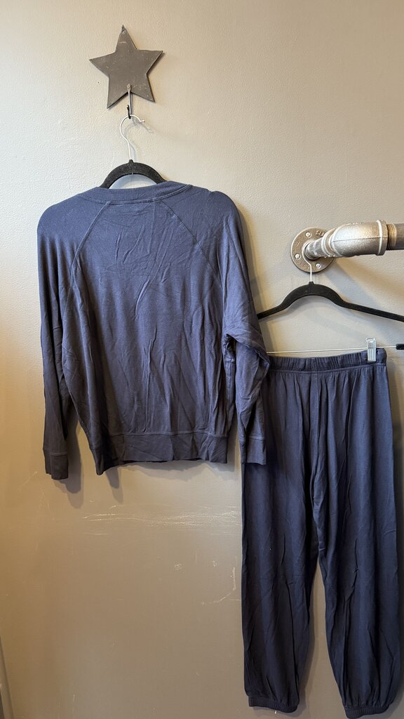 Vneck Sweatshirt + Joggers