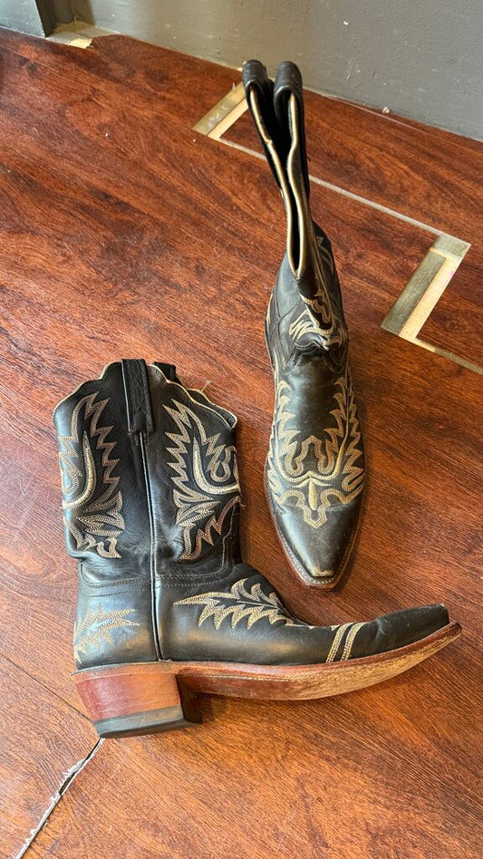Embroidered Short Cowboy Boots