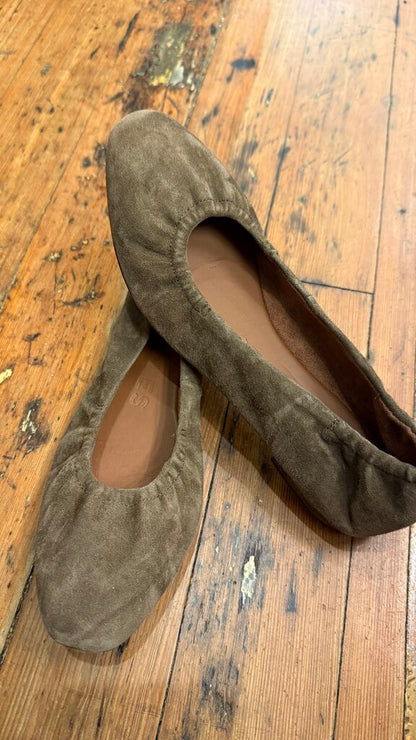 Suede Elastic Flats