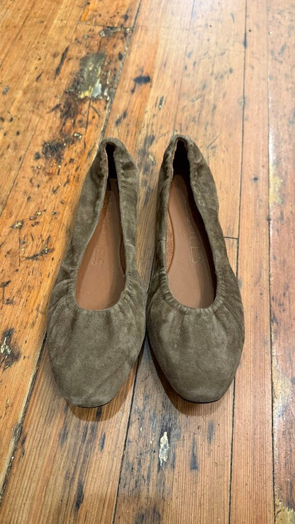 Suede Elastic Flats