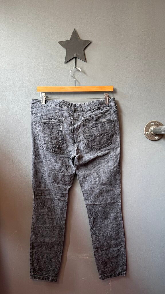 Vintage Lace Textured Jeans