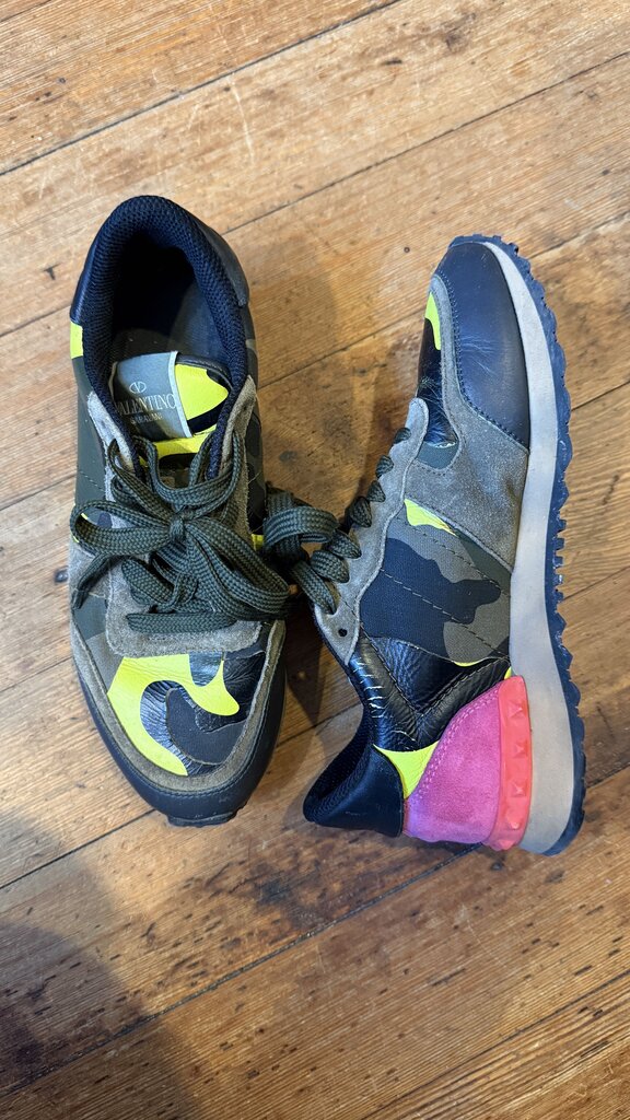 Rockrunner Stud Sneaker