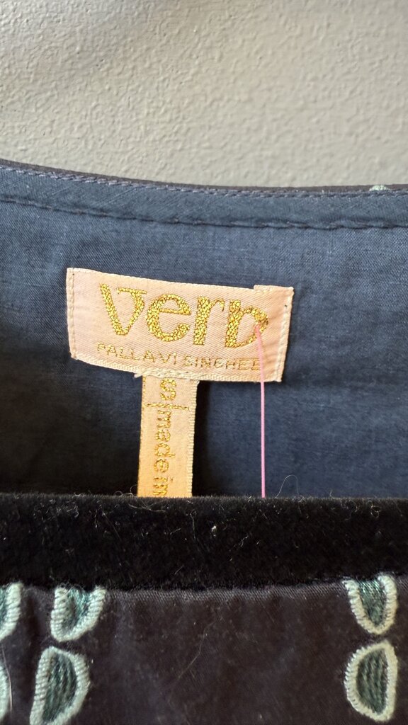 Embroidered Longsleeve Shift Dress