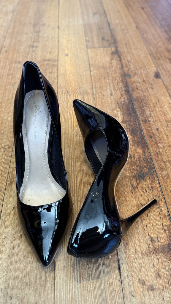 Patent Pointed Pumps