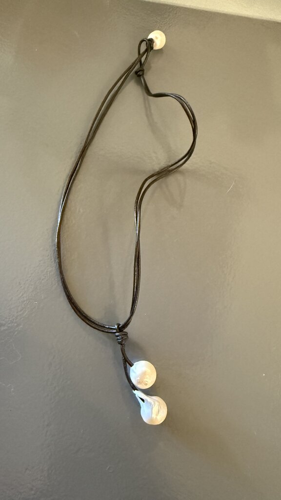 Freshwater Pearl Leather Necklace