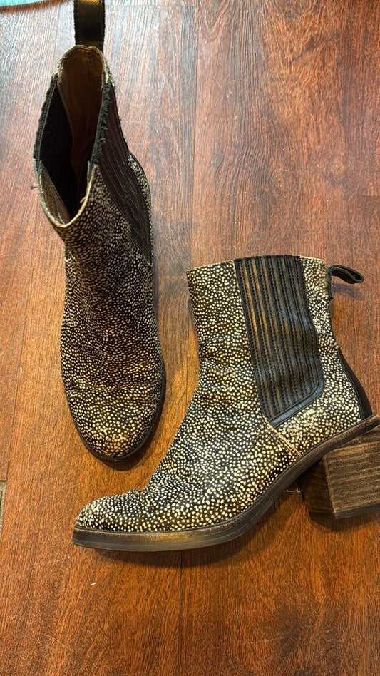 Ponyhair Speckle Booties