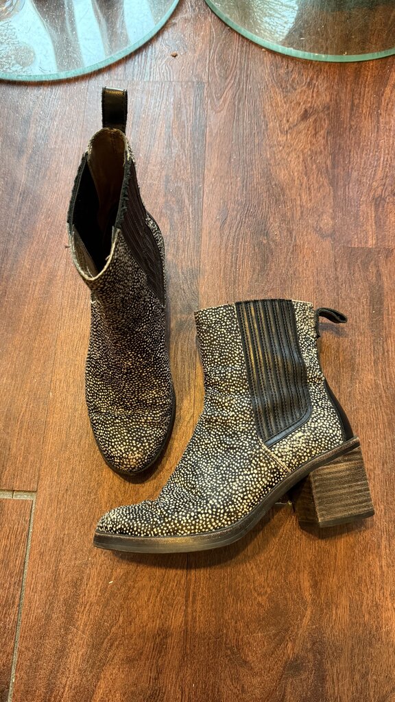 Ponyhair Speckle Booties