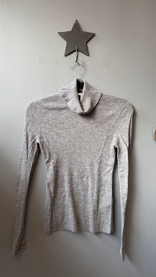 Cashmere Featherweight Turtleneck